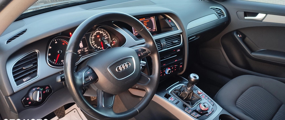 Audi A4 cena 38900 przebieg: 239000, rok produkcji 2012 z Piotrków Kujawski małe 277